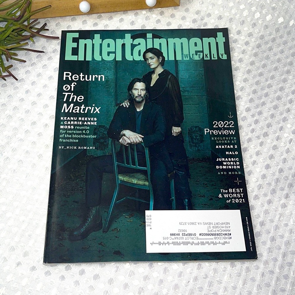 Entertainment Weekly Magazine January 2022 The Matrix Keanu Reeves.